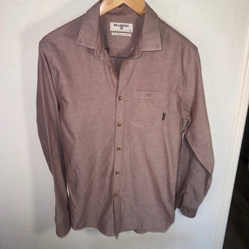 Billabong Men's Long Sleeve Button Down Shirt Size Small Burgundy Tailored Fit